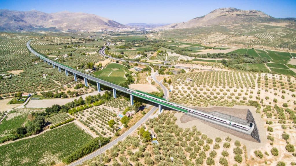 Transportes avanza en los trámites para mejorar la conectividad ferroviaria entre Antequera y Granada