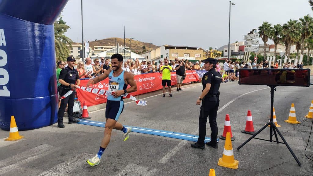 900 corredores participan en la I Carrera Solidaria ‘Ruta 091’ en Motril