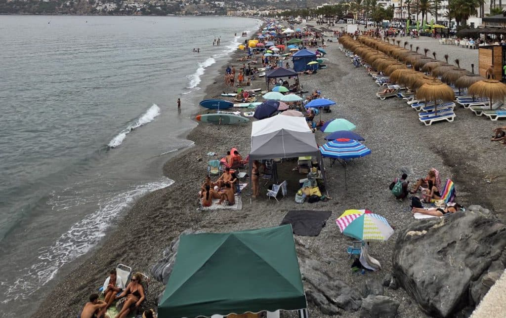 El PSOE propone «mantener el servicio de vigilancia y socorrismo en las playas de Almuñécar y La Herradura desde el 15 de junio hasta finales de septiembre»