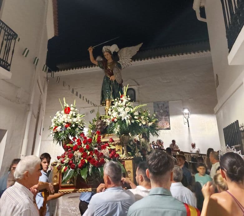 Gualchos honra a San Miguel Arcángel con cuatro días de fiesta, música y tradición