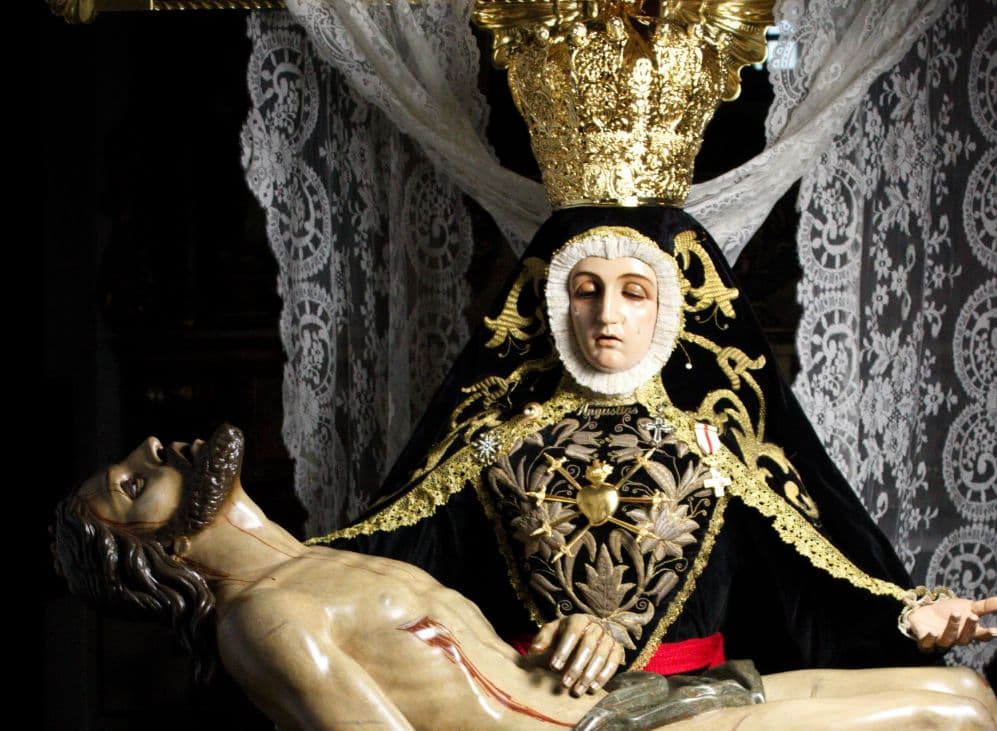 La Virgen de las Angustias de Motril ha vuelto a su casa, a su barrio en un ambiente de fe, emoción y gratitud