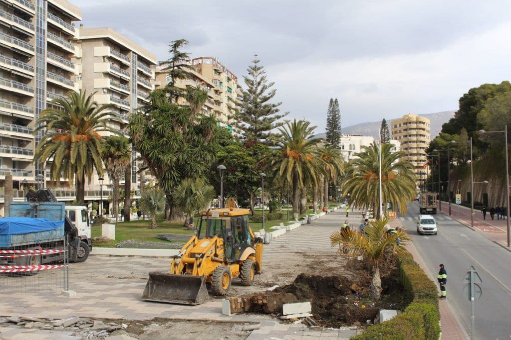 Corte de tráfico en la Avenida Nuestra Señora de la Cabeza de Motril por las obras de las Explanadas