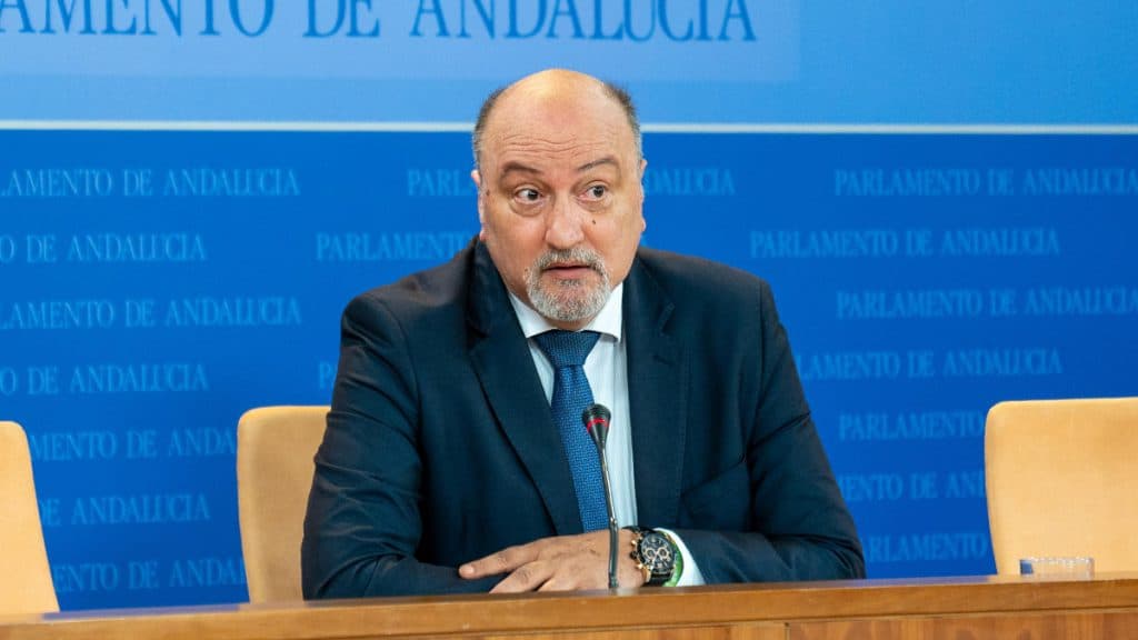 VOX denuncia que el «Gobierno de Moreno Bonilla traslada a Granada a casi el 20% de los menas que llegan a Andalucía»