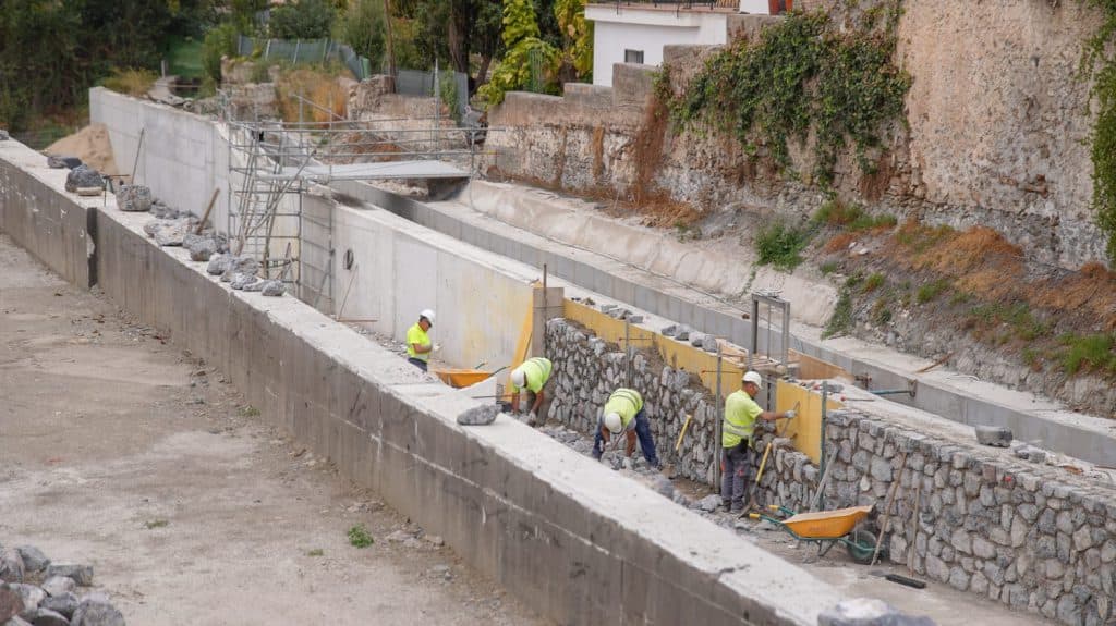 Pedro Fernández: «El Gobierno ya ha ejecutado 13 M€ en obras de mejora de cauces en la provincia de Granada»