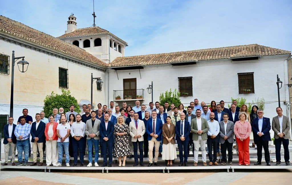 Rodríguez anuncia que la Diputación asumirá la financiación completa que corresponde a los municipios beneficiados con los Fondos FEDER