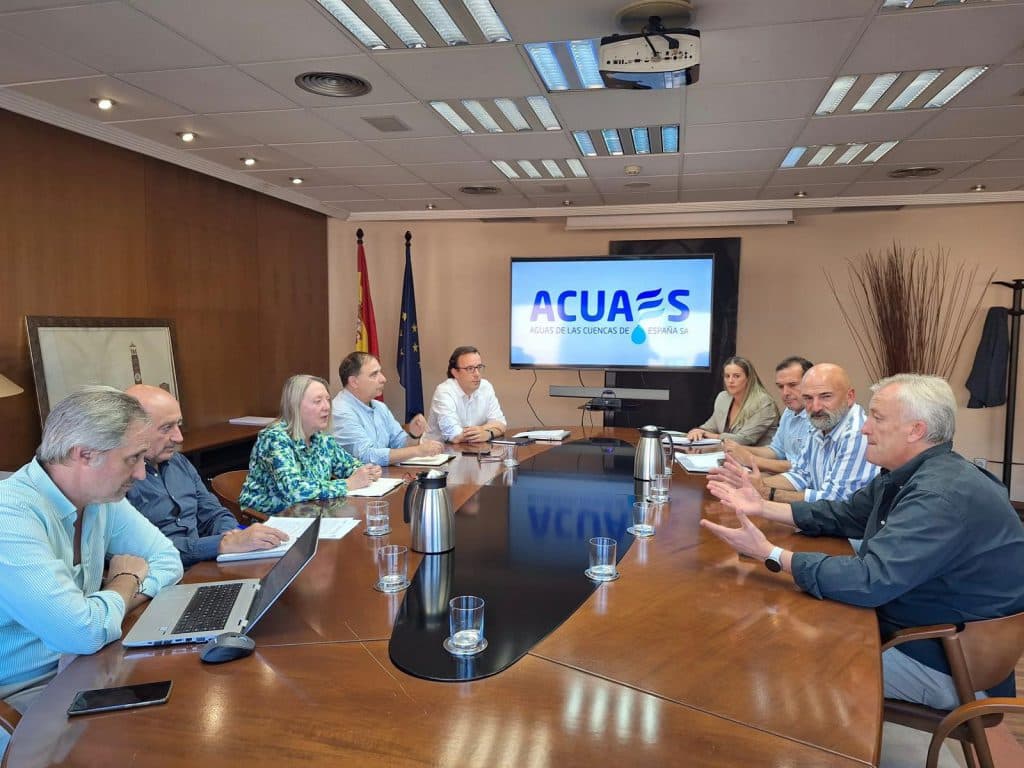 La Comunidad General de Regantes del Bajo Guadalfeo traslada a AQUAES la necesidad de desbloquear el desglosado 3 y que la obra sea asumible para los agricultores