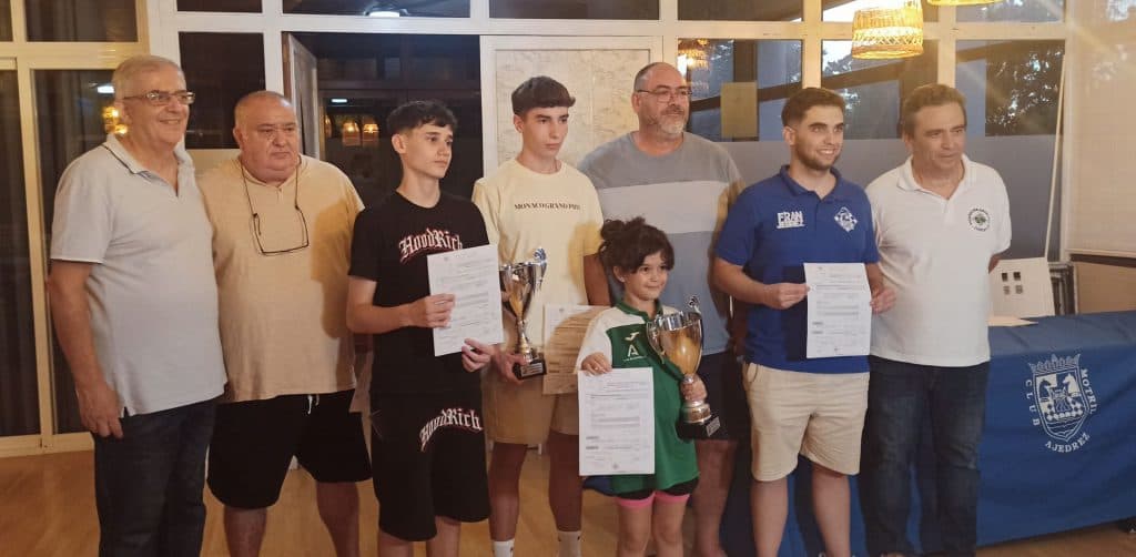 Ángel Serrano y Elena Rosario, brillantes ganadores del Campeonato Individual Absoluto y Femenino de Ajedrez Granada 2025