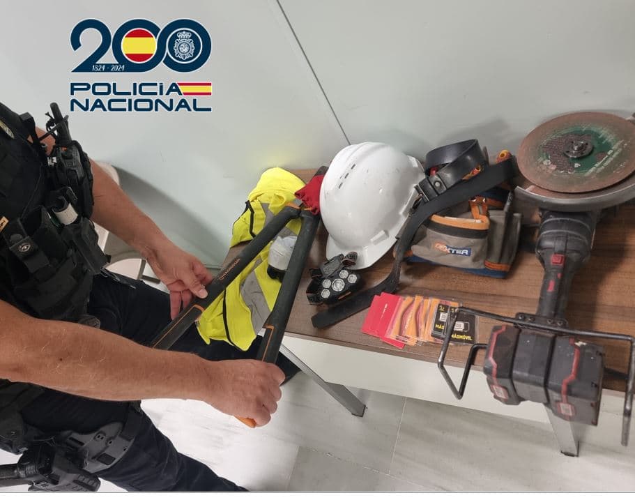 Detienen en Granada a un individuo por robar cobre del cableado telefónico