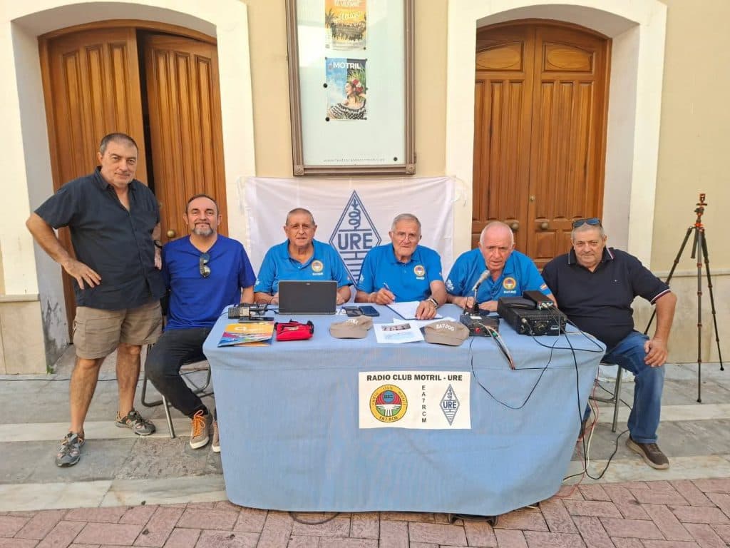 El Club de Radioaficionados «Paloma» difunde el Teatro Calderón de la Barca de Motril a través de las ondas