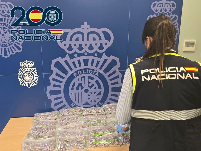 Detienen a un individuo que transportaba 14,5 kilos de bellotas de hachís