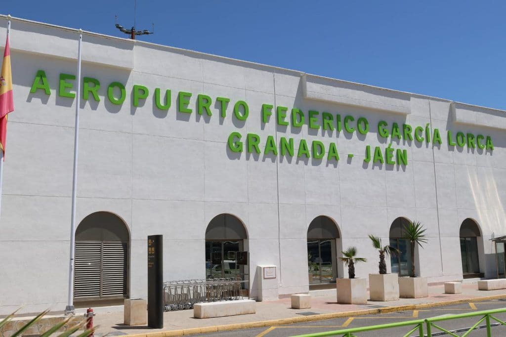 La Diputación de Granada abandona la Mesa del Aeropuerto ante la falta de compromiso de la Diputación de Jaén y «las falsedades vertidas sobre la gestión realizada»
