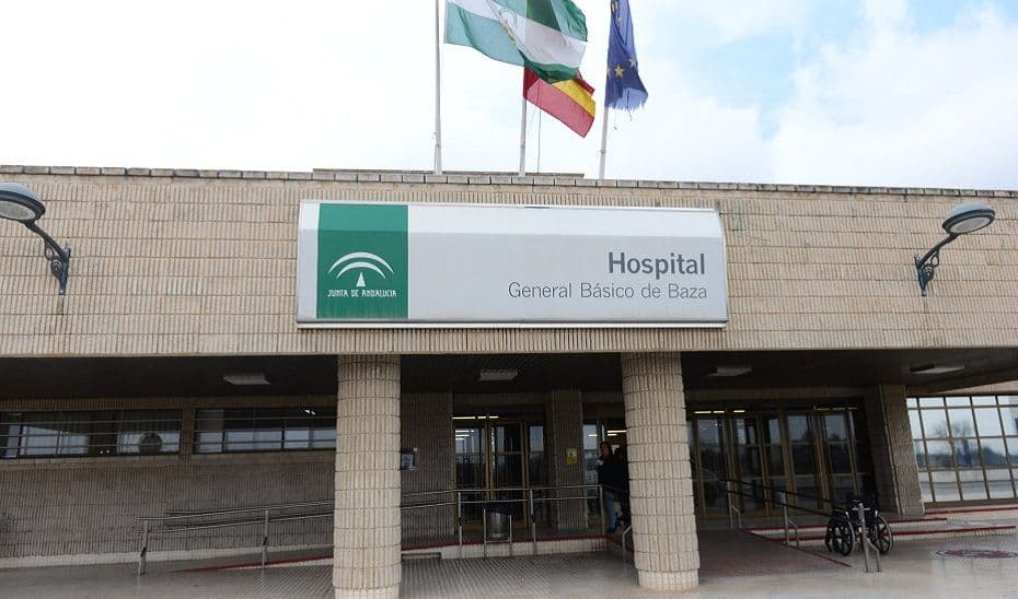 Hospitalizados dos ancianos por un incendio de vivienda en la localidad granadina de Caniles
