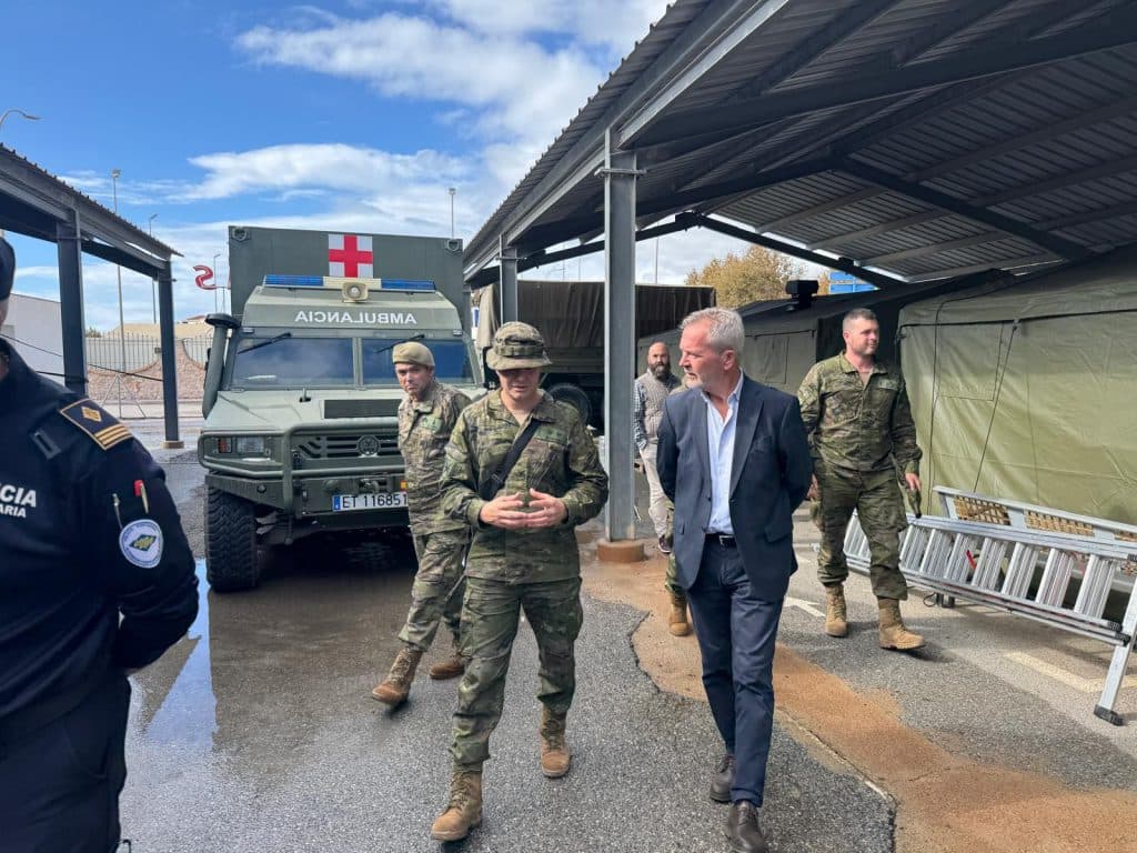 El Puerto de Motril acoge a un contingente de 187 militares desplegados con el objetivo de «reforzar la vigilancia y protección de la línea costera granadina»