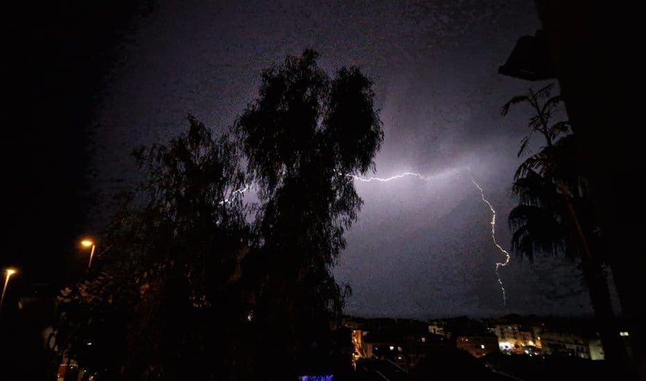 Activado doble aviso amarillo por lluvias y tormentas en Costa Tropical y Alpujarra