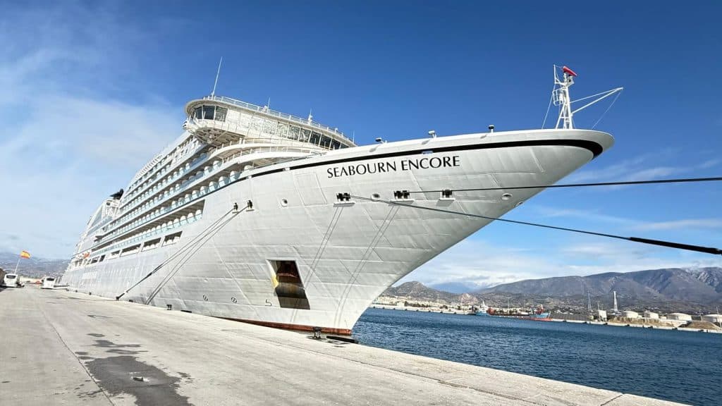 El Puerto de Motril recibe la primera escala del lujoso crucero Seabourn Encore