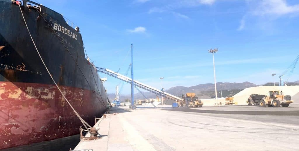 El operador logístico TMG-Motril Shipping mueve por el puerto la cifra récord de 117.000 toneladas los últimos diez días