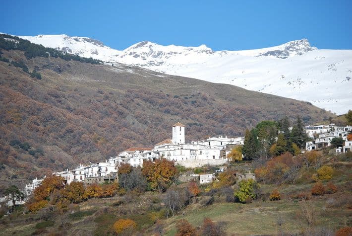 El pueblo alpujarreño de Capileira, declarado municipio turístico de Andalucía