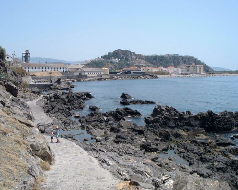 Licitado el proyecto de regeneración y creación de playa en La Caleta en Salobreña
