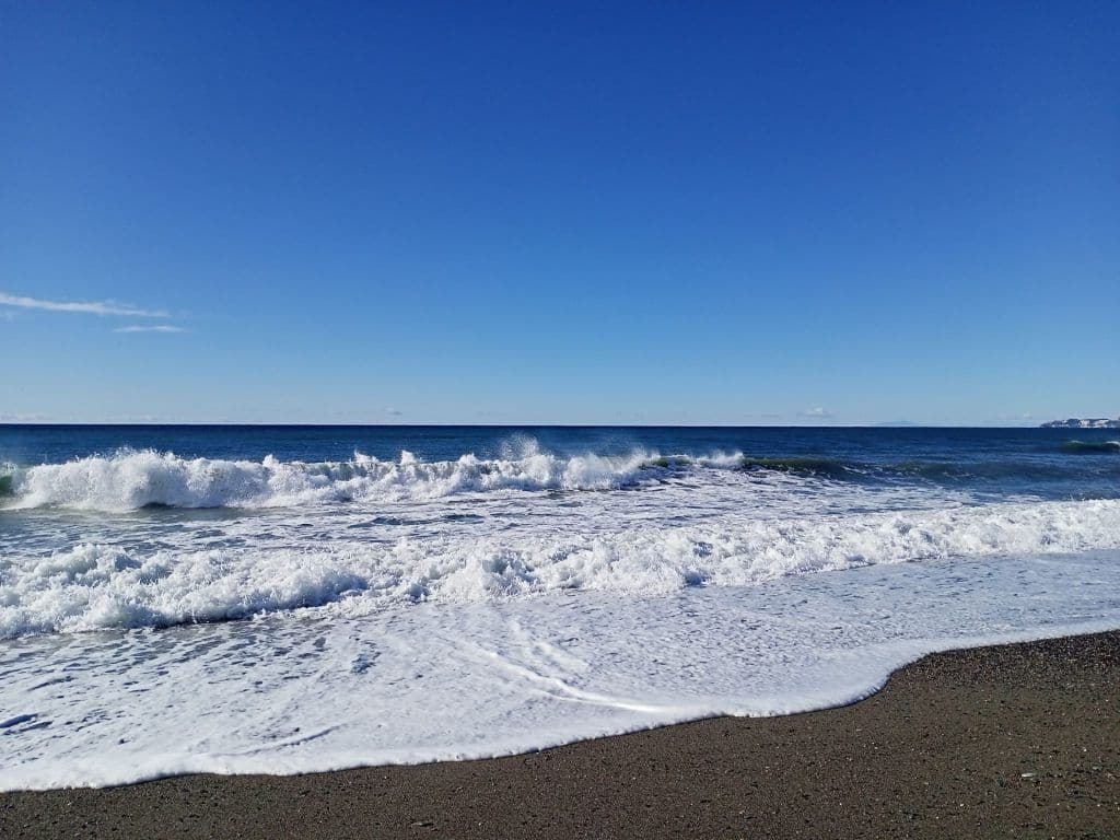 AEMET activa en la Costa Tropical aviso amarillo por fenómenos costeros