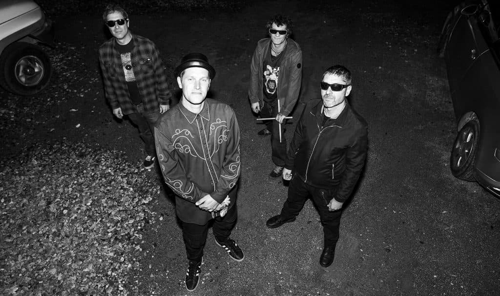 Los Cosmics lanzan «Medicine» y sellan un hito sónico como teloneros de la mítica banda Love con Johnny Echols
