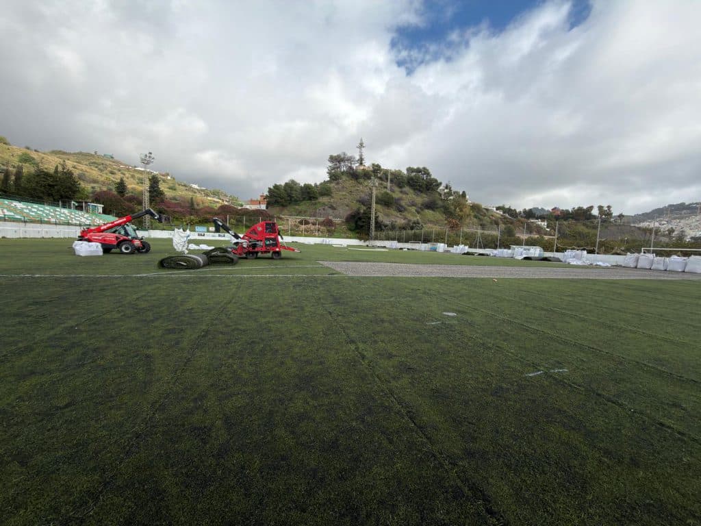 Comienza la gran transformación del campo de fútbol «Las Tejas» de La Herradura con una inversión superior a los 429.000 euros