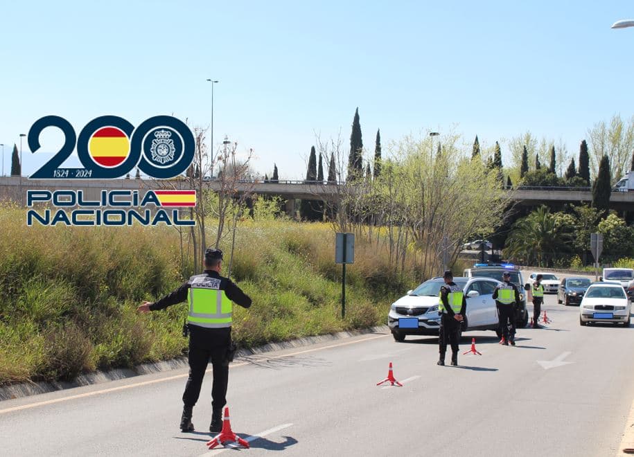 La Policía Nacional identifica casi una veintena de personas  involucradas en robos en interior de vehículo y difunde consejos de seguridad para evitar la sustracción de balizas V-16