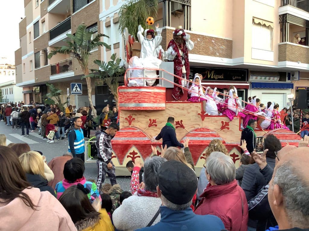 Almuñécar decide celebrar la Cabalgata de Reyes el día 6 de enero