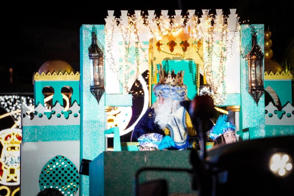 Motril vivió una gran Cabalgata de Reyes Magos, respetando el tiempo tras el aguacero previo