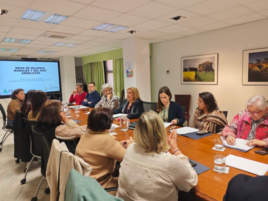 Constituida la Mesa de Mujeres Rurales y del Mar de Andalucía, que garantizará la participación activa del colectivo