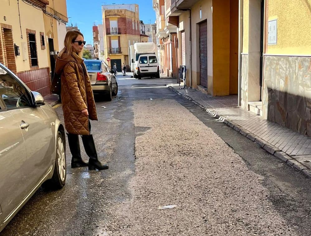 El Grupo Municipal PSOE denuncia el grave deterioro del asfaltado en la calle Santa Elena y exige «una actuación urgente» del Gobierno motrileño