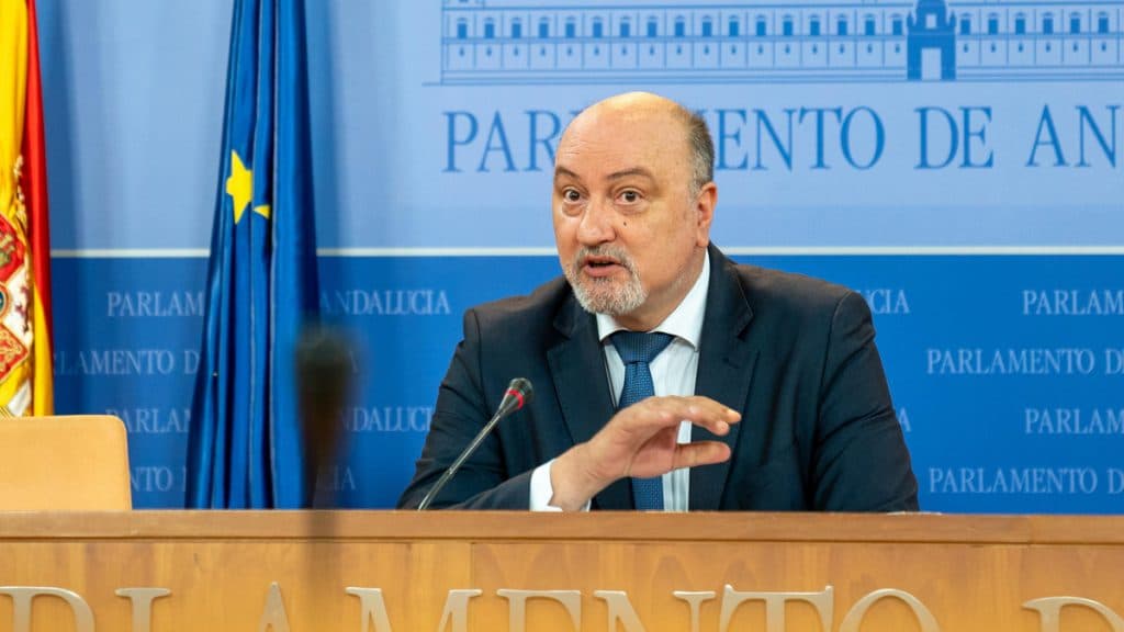 VOX denuncia que el nuevo POTA condena a Granada al «aislamiento» excluyendo a la Costa Tropical del tren litoral y «cero compromiso en nuevas carreteras»