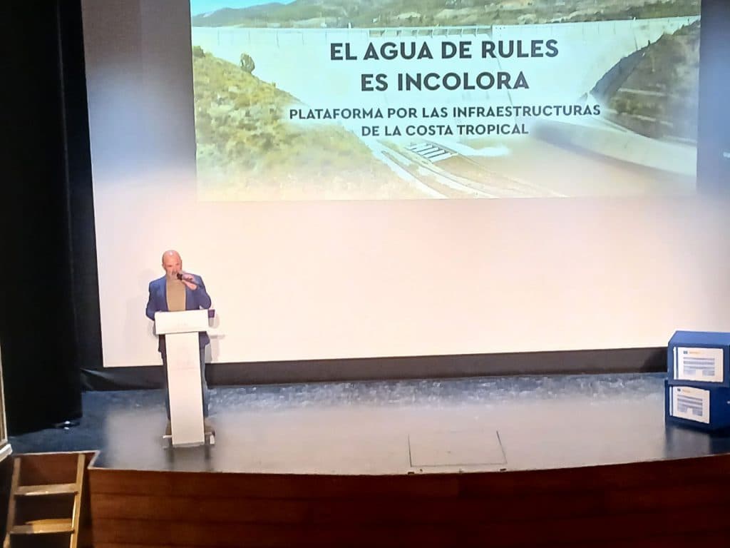 La Plataforma por las Infraestructuras de la Costa Tropical abandera ‘el agua de Rules es incolora’: pide diálogo y exige soluciones definitivas