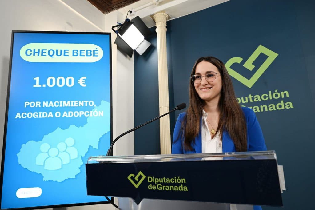 Diputación aprueba una nueva convocatoria del ‘Cheque bebé’ dotada con 200.000 euros, el doble que la anterior