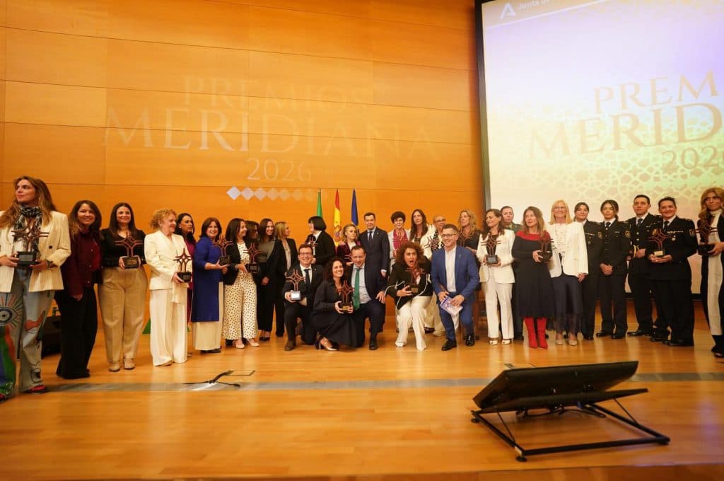 Moreno preside en Granada la entrega de los Premios Meridiana: «La mujer en Andalucía significa talento y liderazgo»