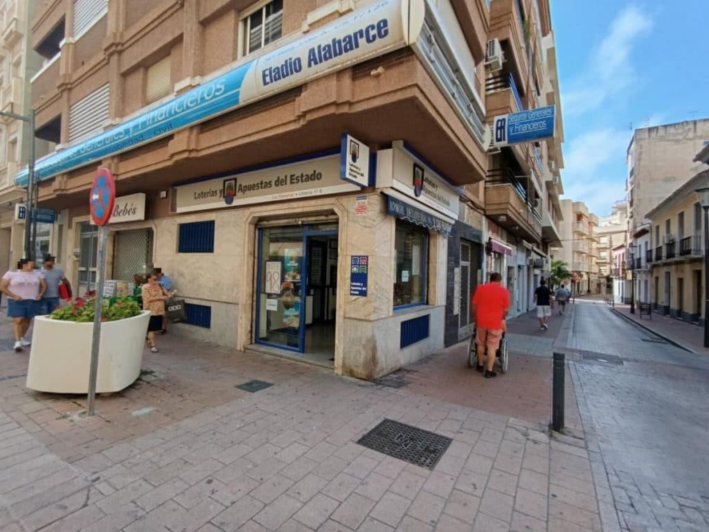 ¡Pelotazo de suerte!: Toca en Motril el Millón de euros del sorteo de Euromillones