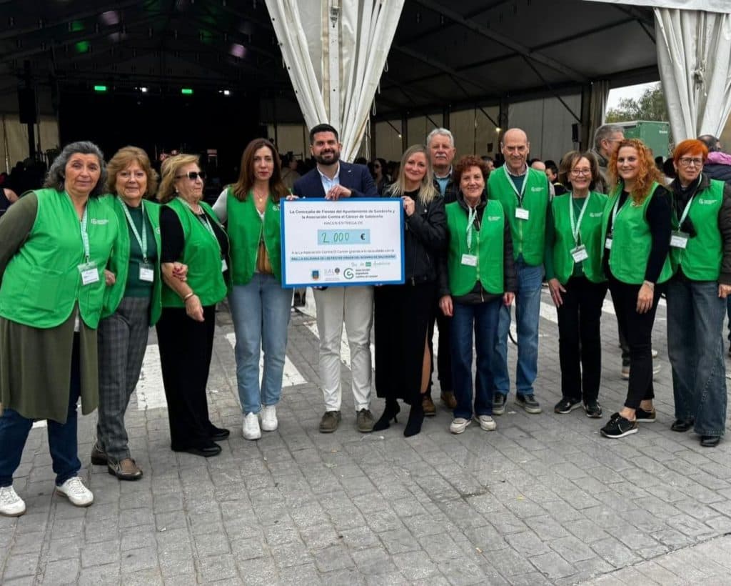 La delegación local de la AECC en Salobreña recauda 2.000 euros en la paella solidaria celebrada el Día de Andalucía