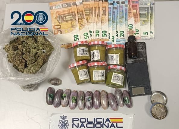 Detenidas tres personas en Motril que circulaban en una furgoneta con marihuana, hachís y éxtasis