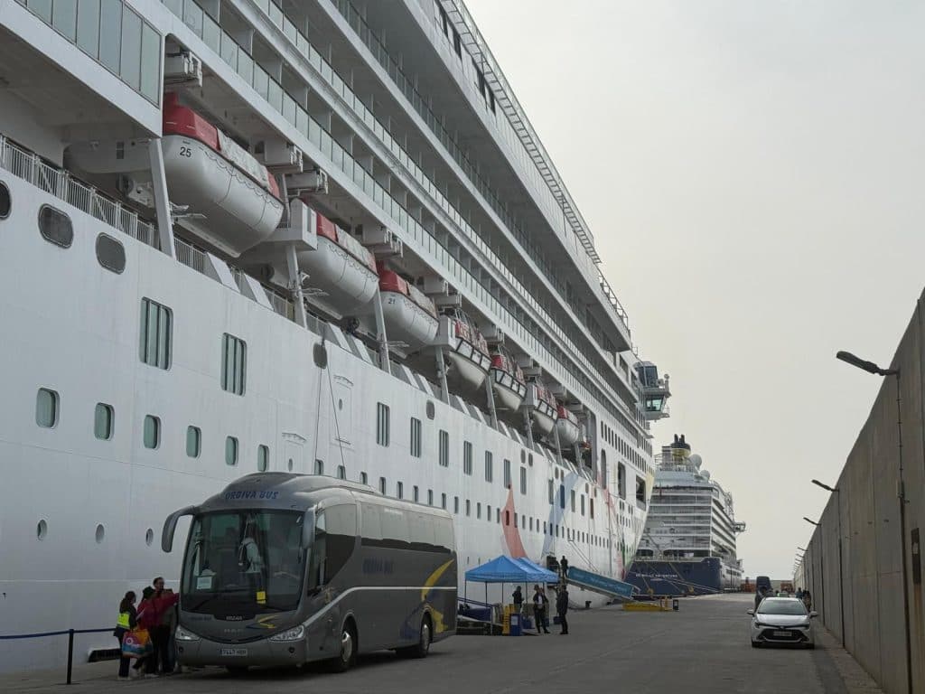 El Puerto de Motril recibe la primera doble escala de cruceros de las ocho previstas esta temporada