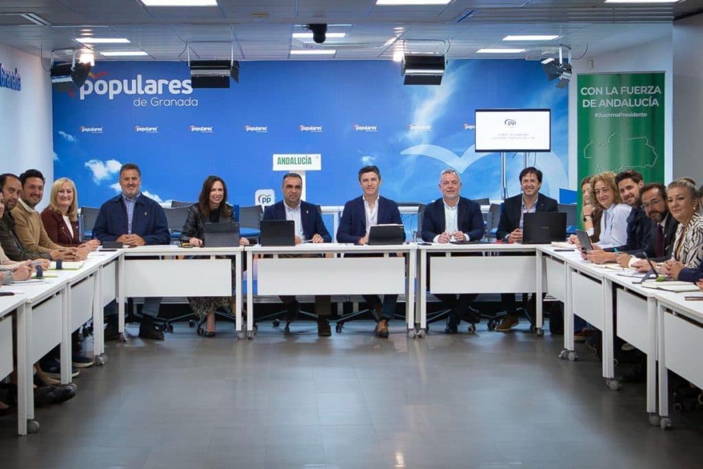 Saavedra señala que la ausencia de la candidata socialista en Granada responde a “la falta de argumentos para defender 7 años de abandono del Gobierno de España”