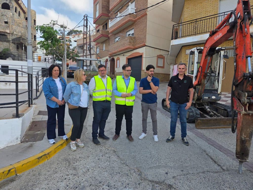 Las obras del barranco Mochilas de La Rábita mejorarán el abastecimiento en una zona de difícil acceso