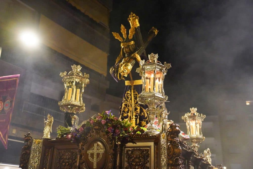 NAZARENO Y ESPERANZA, LA TRADICIÓN DE MOTRIL HECHA HISTORIA