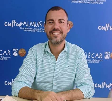 “Come, Ríe, Baila” estrena en Almuñécar un espectáculo flamenco de tradición, humor y celebración en torno a la mesa