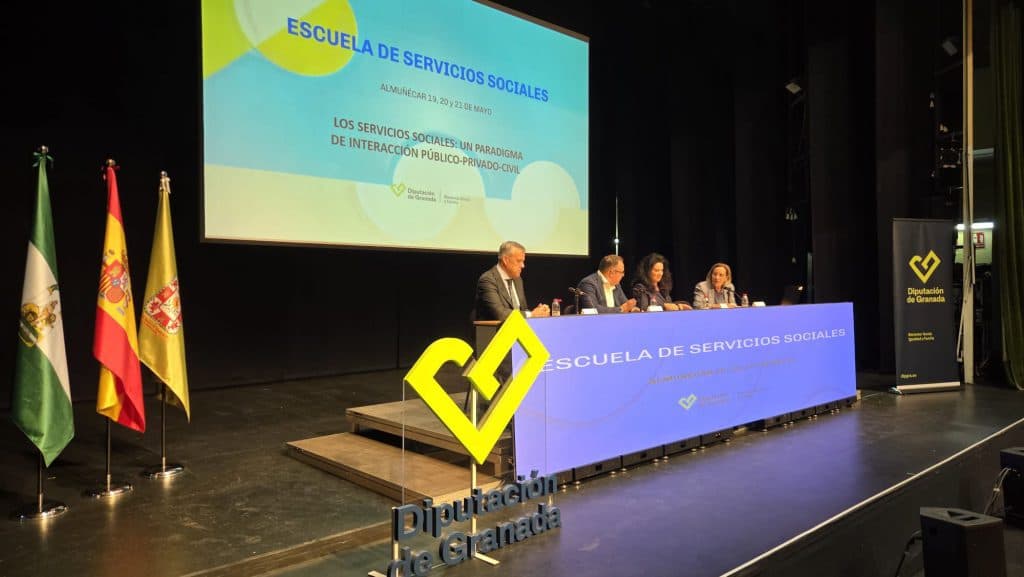 Almuñécar reúne a profesionales del ámbito social en la XXX Escuela de Verano de Servicios Sociales de Diputación