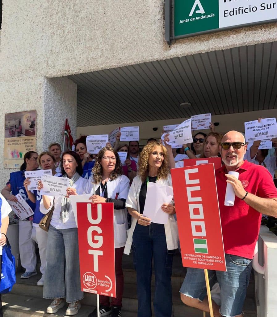 Técnicos medios y superiores del SAS se movilizan en la provincia de Granada para exigir su «reclasificación profesional»