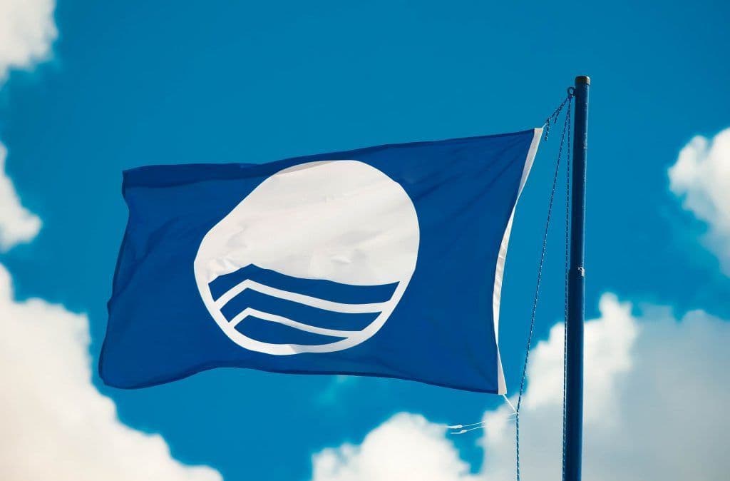 Carchuna-Calahonda vuelve a conseguir la Bandera Azul 2026