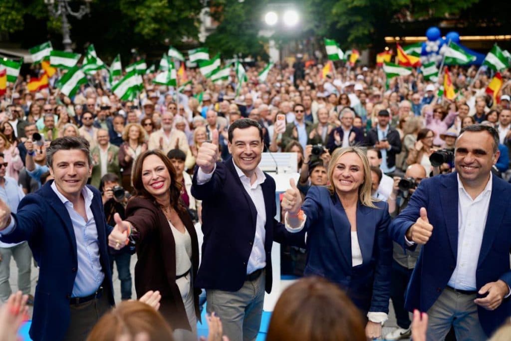 Moreno en Granada: “Necesitamos una mayoría de estabilidad para no perder la seguridad de Andalucía, la de trazar nuestro propio camino”