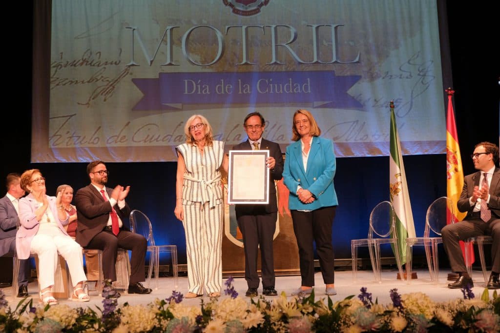 La Cámara de Comercio de Motril recibe la Medalla de Oro de la Ciudad como «reconocimiento a su labor de dinamización económica y apoyo constante al tejido empresarial de la comarca»