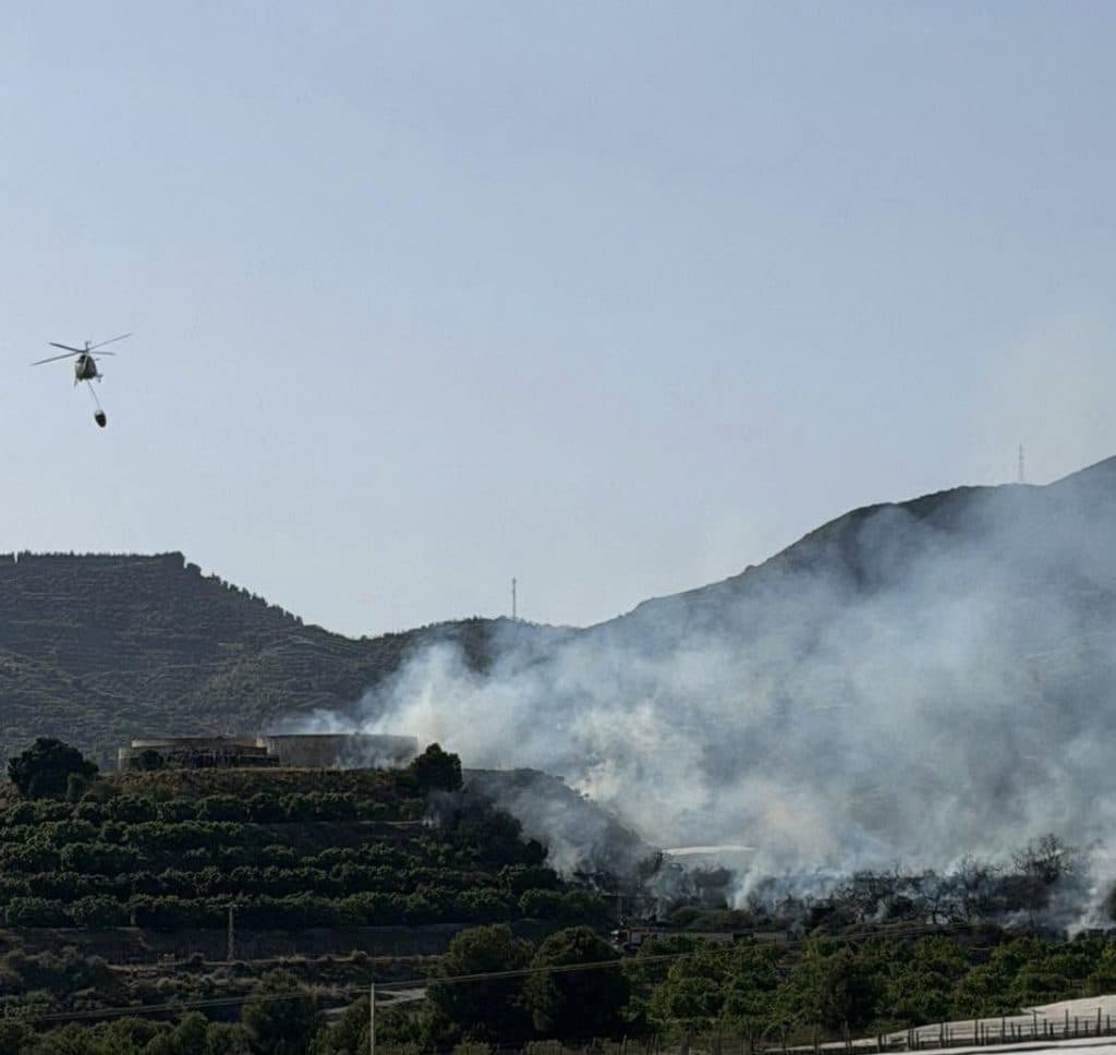 Declarado un incendio por encima del cuartel del EVA-9