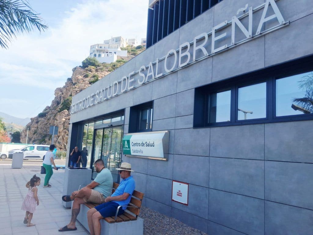 Salobreña modifica el recorrido del autobús urbano para facilitar el acceso de los vecinos al nuevo centro de salud