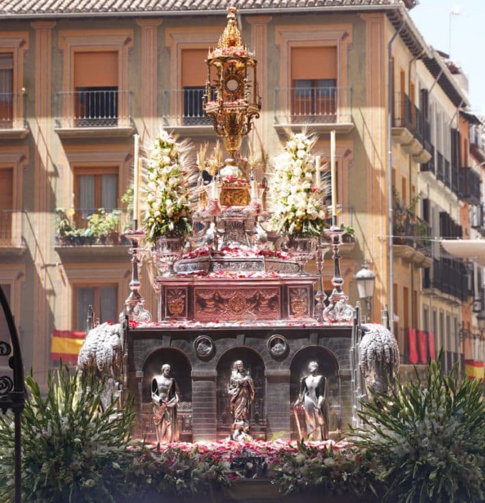 Corpus 2026: Granada vibra en su día grande en el amor a Jesús Eucaristía
